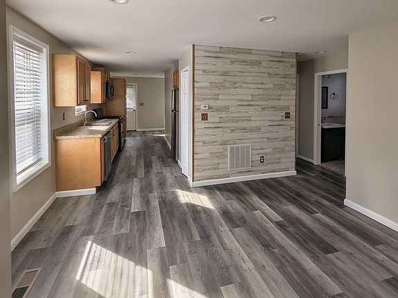 2nd image of 56 Cohoes Rd Floor 1