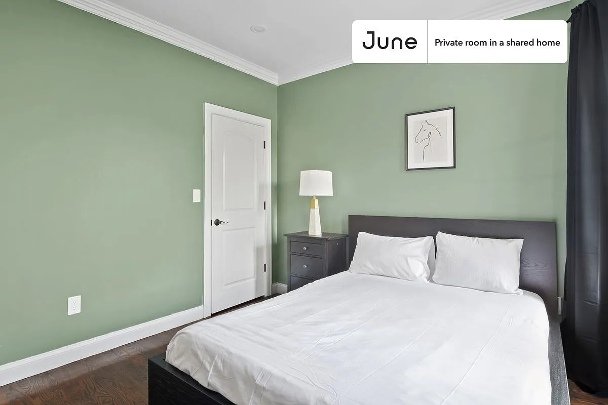 Queen bedroom in 4 bed/1.5 bath home in Somerville #547 C — Photo 3