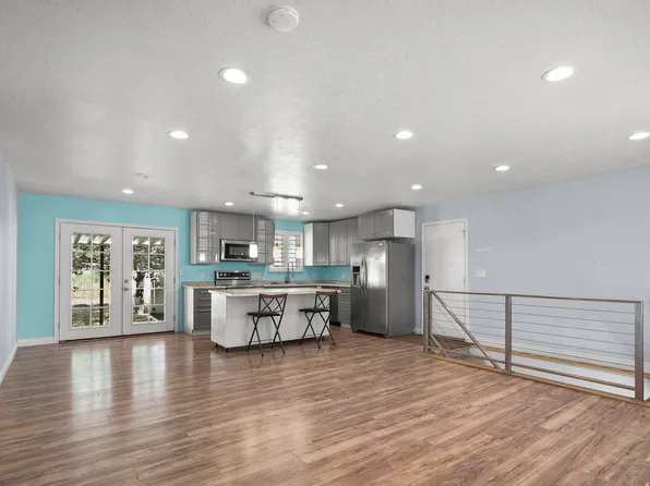 5945 S Greenwood Dr W, Salt Lake City, UT 84123