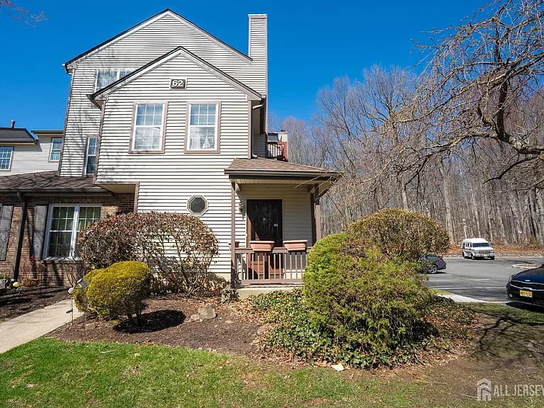 6202 Cedar Ct — Photo 1