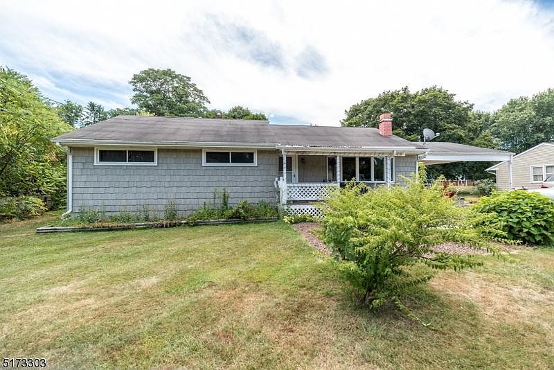 1st image of 913 Maple Dr