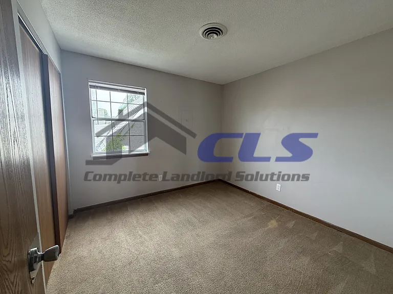 820 Poplar St — Photo 9