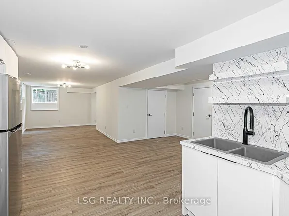 25 Briardale Pl, Aurora, ON L4G 6M4