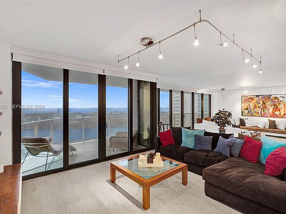 5th image of 20281 E Country Club Dr APT 1002
