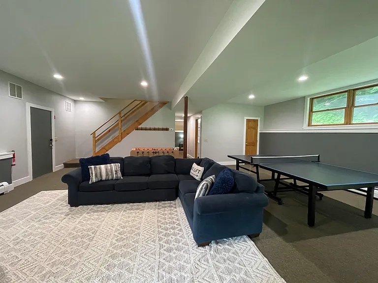 303 Westview Est — Photo 35