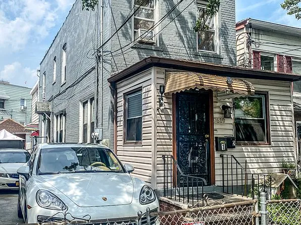 9619 46th Ave, Corona, NY 11368