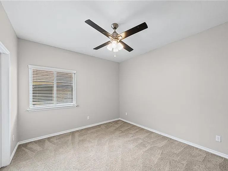 3381 Vineyard Trl — Photo 10