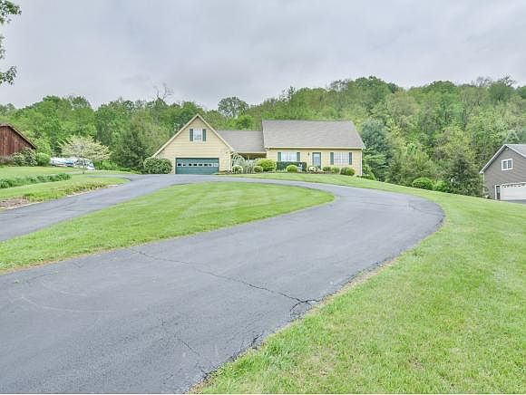 1st image of 157 Lake Meadow Dr