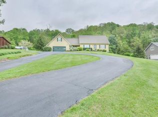 157 Lake Meadow Dr, Gray, TN 37615
