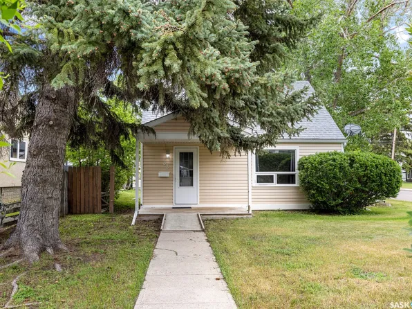 33 Merritt Crescent, Regina, SK S4T 5Y1