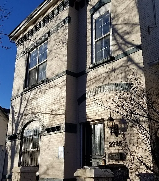 2225 W 31st Ave — Photo 1