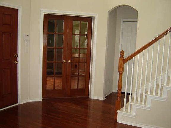 2nd image of 2470 Shorecrest Dr