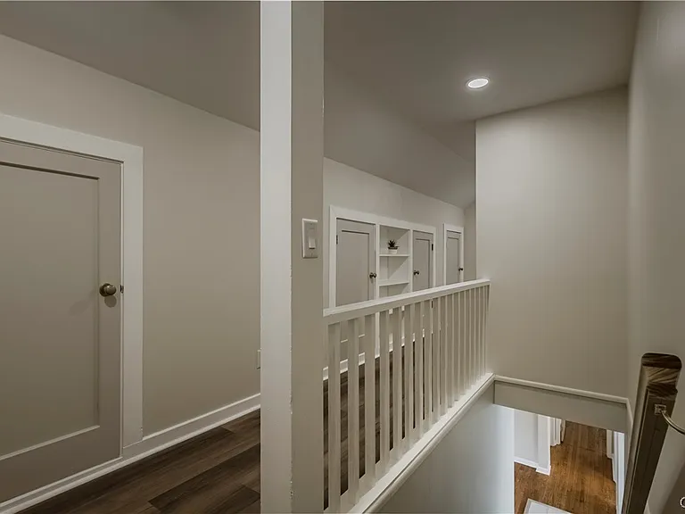 8 Terrace Hill Dr — Photo 34