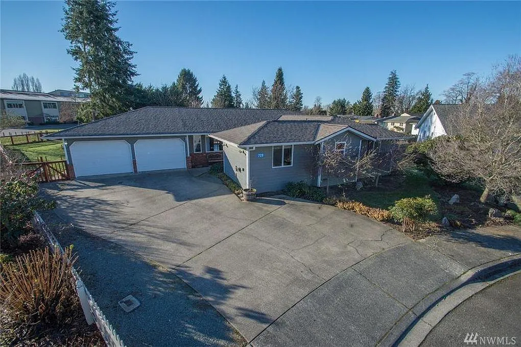 728 S Wade Pl photo 1
