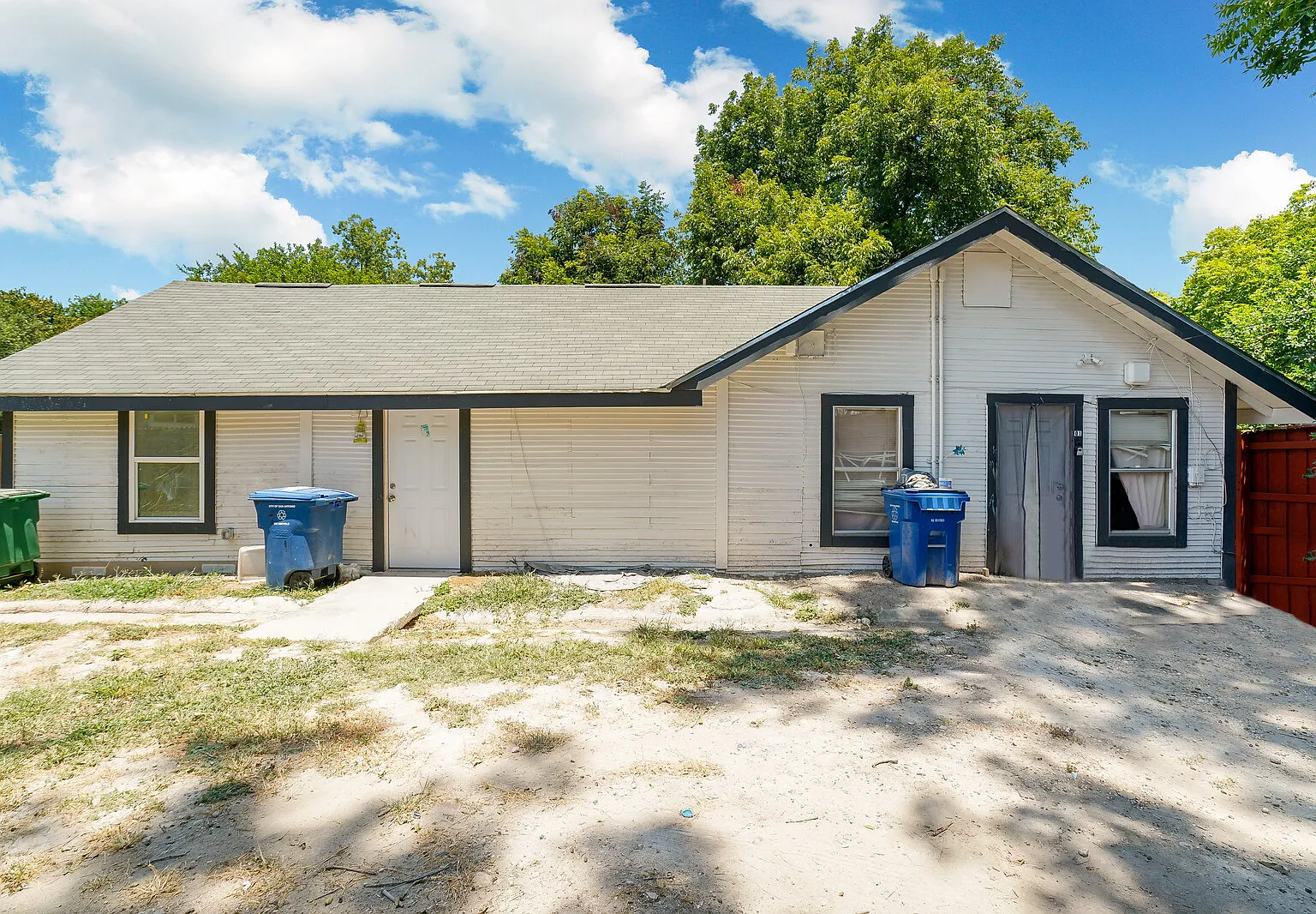 BBS D - 125 Glenwood Court - 202 — Photo 1