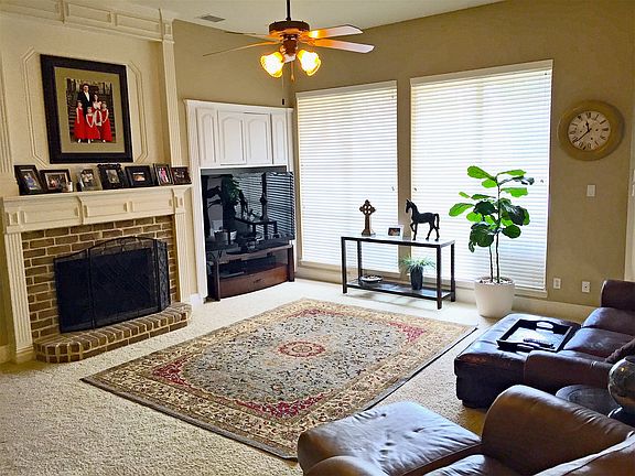 5th image of 15139 Woodbluff Dr