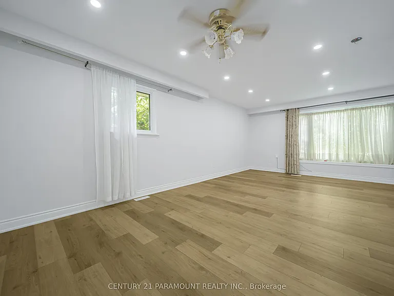 11 Gondola Cres — Photo 11