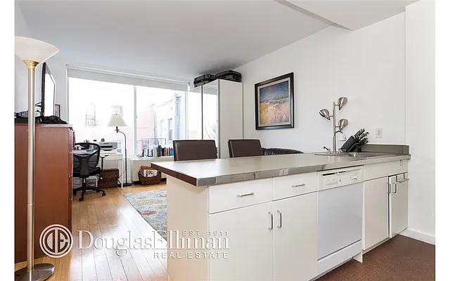 Rented by Douglas Elliman | media 20