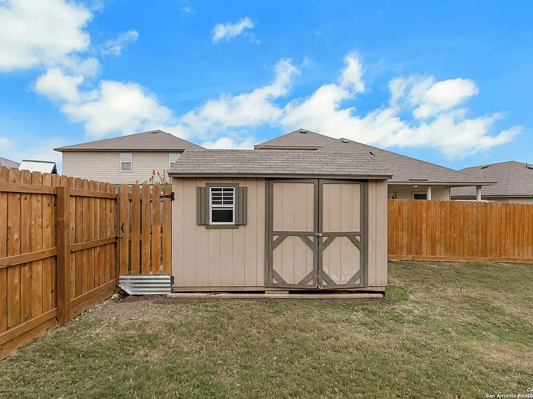 428 Kings Way — Photo 27