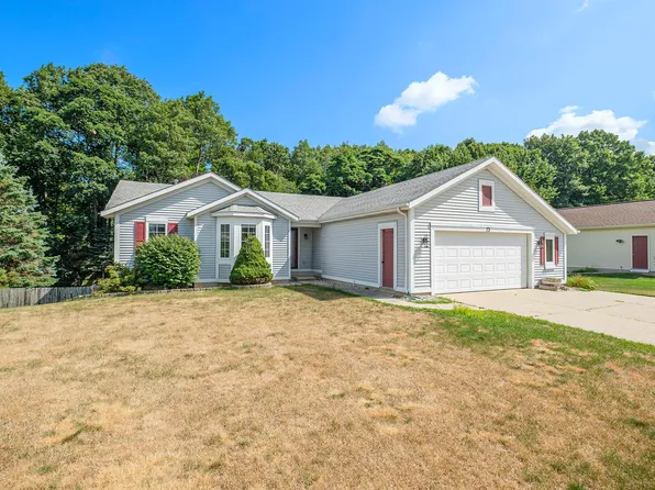 73 Teasel St NE, Comstock Park, MI 49321