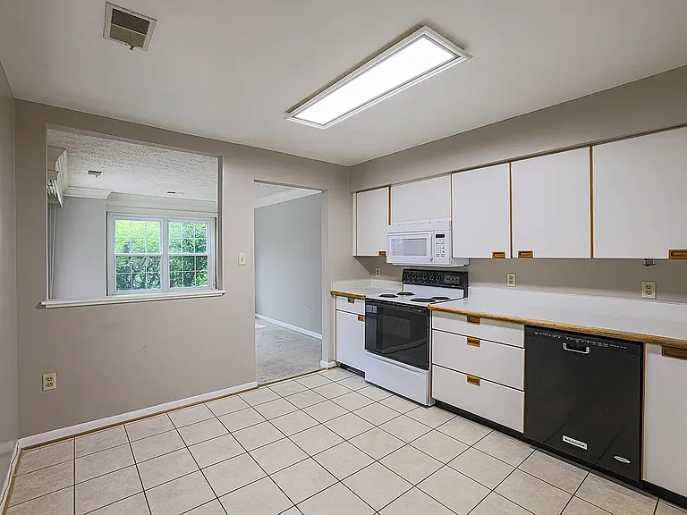 7 Pipe Hill Ct #B — Photo 8