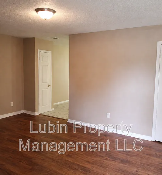 1221 Tahoe Rd — Photo 3
