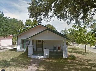 402 W Wilson St, Cleburne, TX 76033
