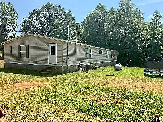 4 bed, 2560 sqft, $1,175 — Photo 4