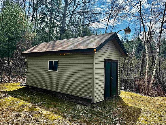 4th image of 3866 Starr Rd
