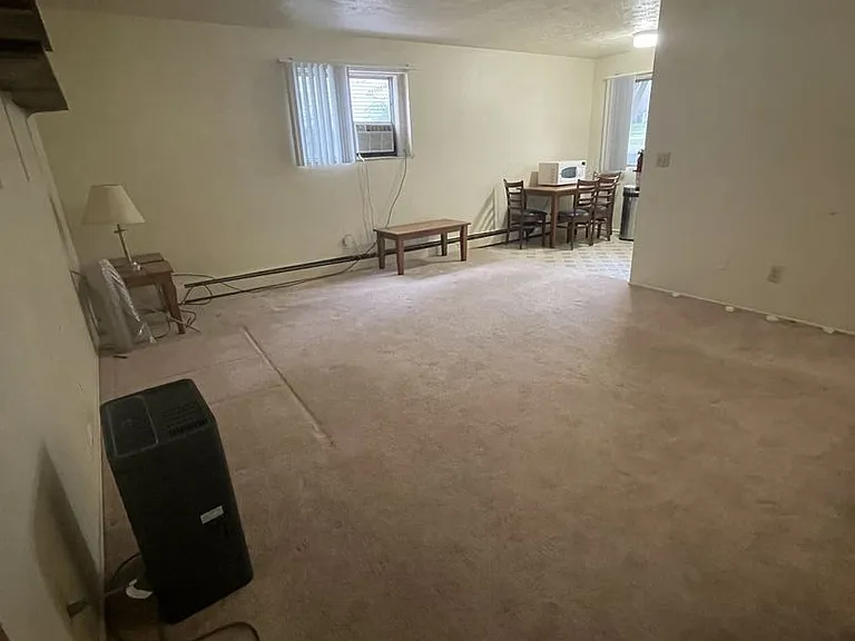526 Linden St — Photo 2
