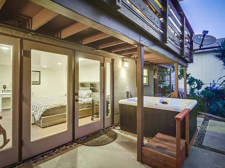 1511 Gregory St — Photo 1