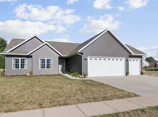 800 W 3rd St, Kalona, IA 52247