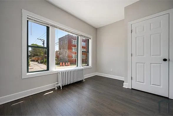 1210 W 83rd St #1 — Photo 11