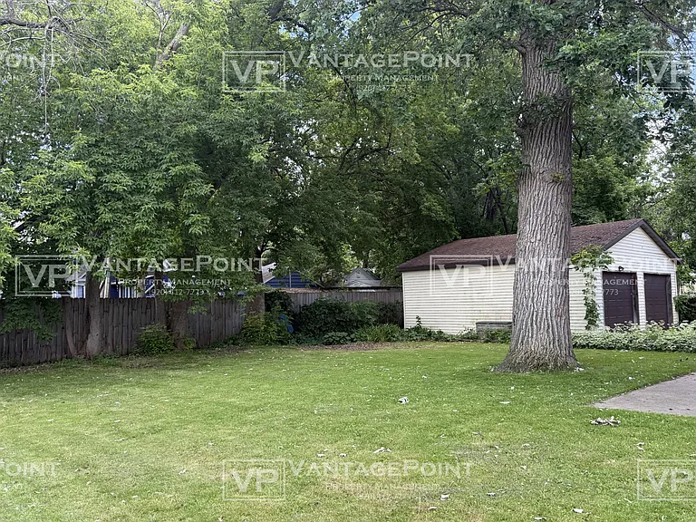 415 6th St — Photo 7