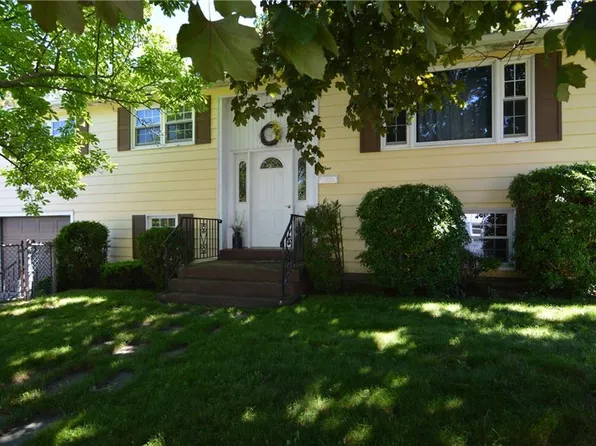 1 Homes St, North Providence, RI 02904