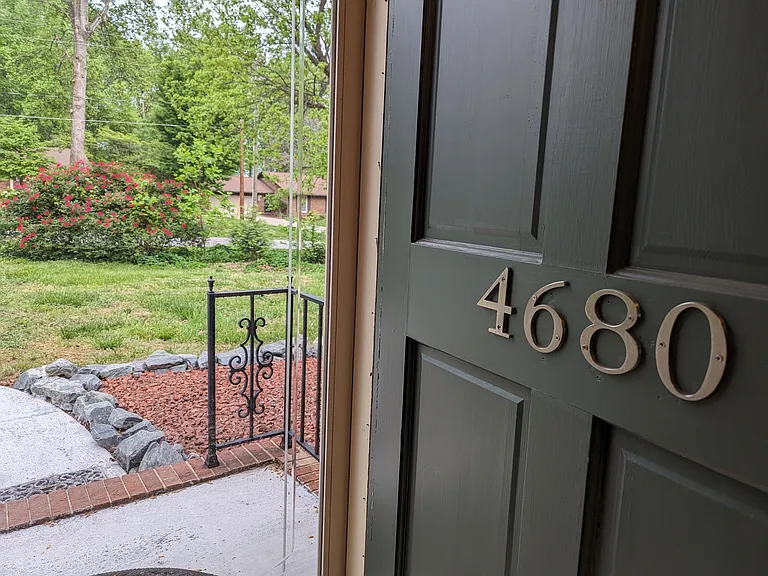 4680 Forestmanor Dr — Photo 11