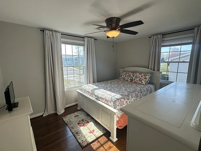 6504 Upton Ln — Photo 10