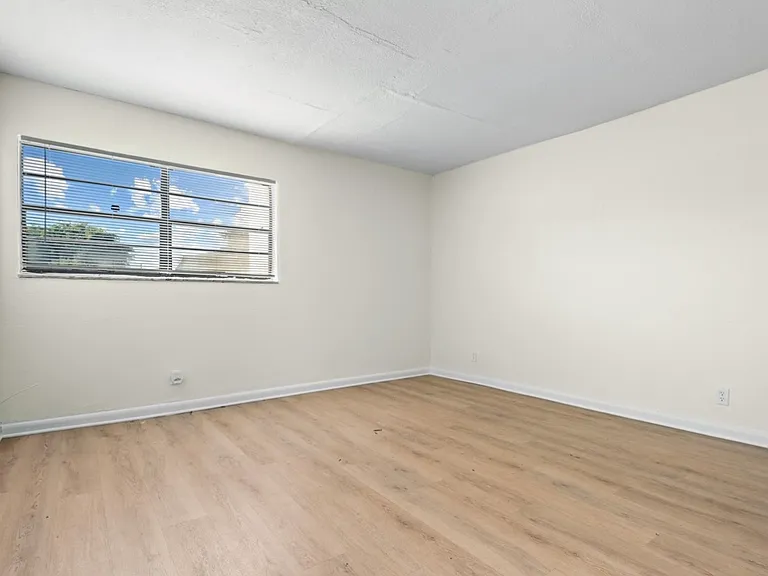 3750 NW 115th Way #19 — Photo 10