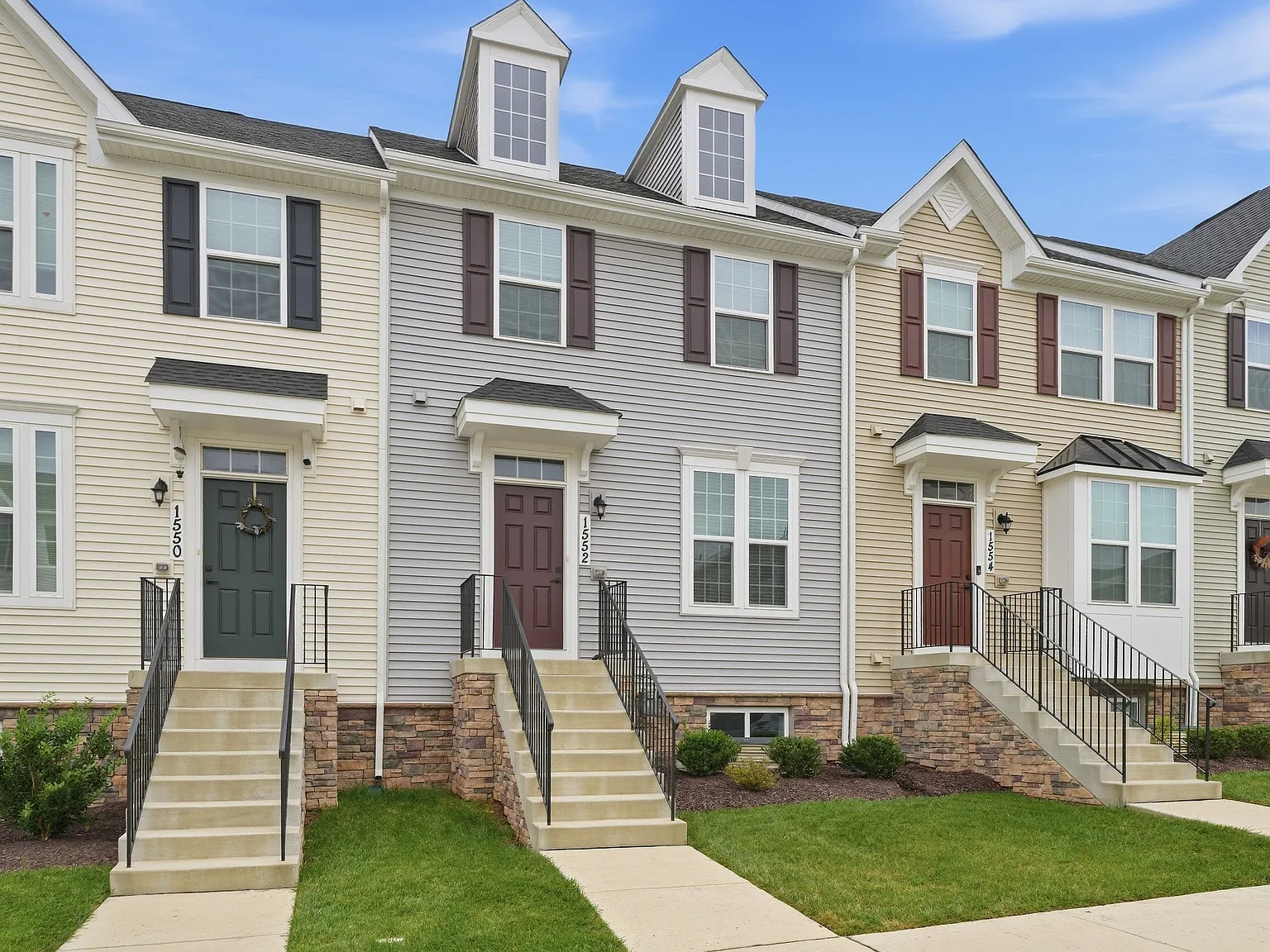 3 bed, 1741 sqft, $2,900 — Photo 2