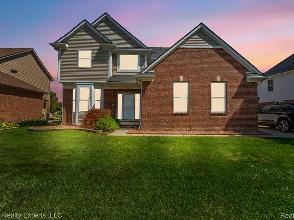 21377 Waverly Dr, Macomb, MI 48044