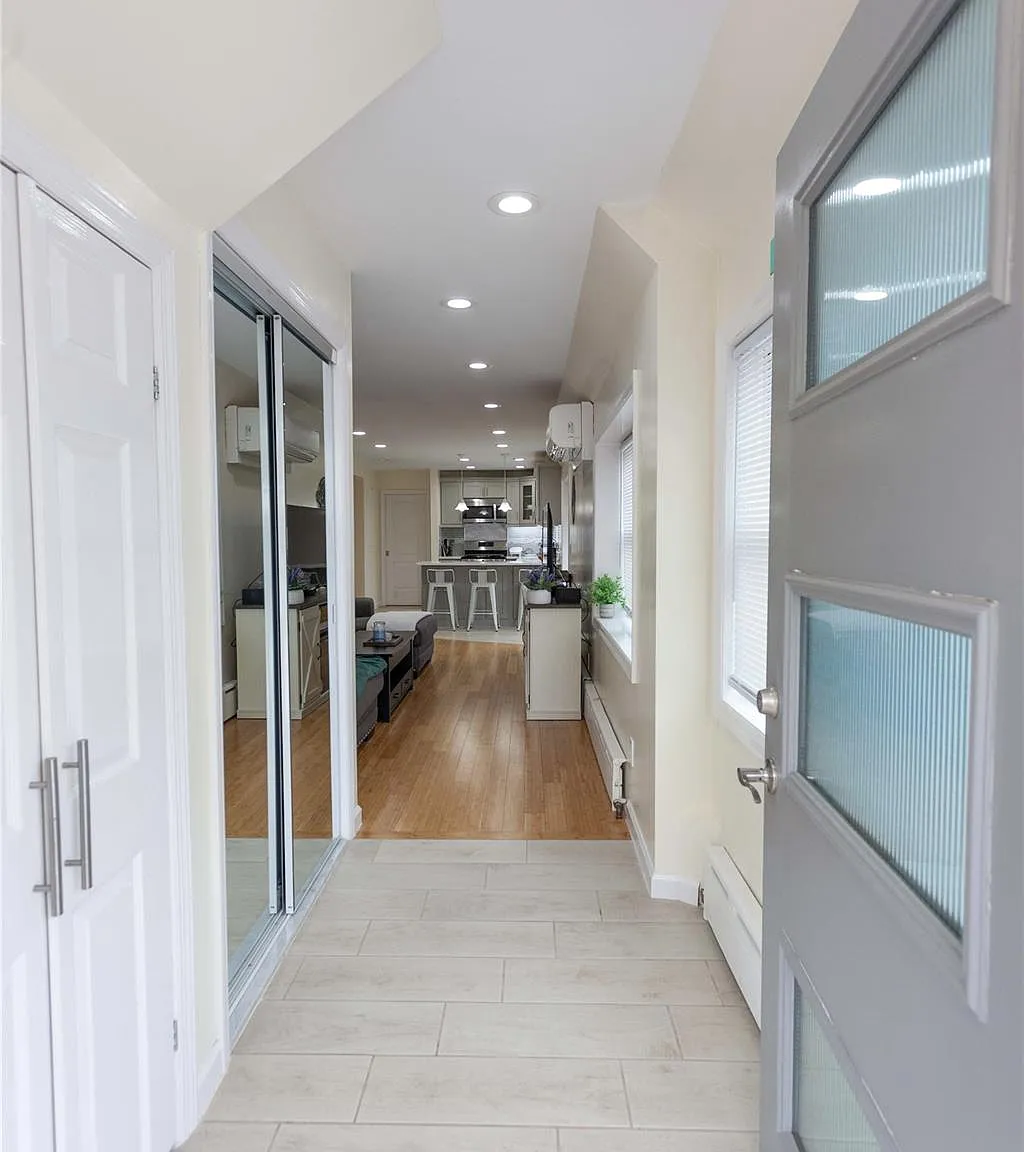 3 bed, 2.0 bath, 4034 sqft, $5,250 — Photo 3