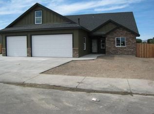 620 SW Lago St, Mountain Home, ID 83647