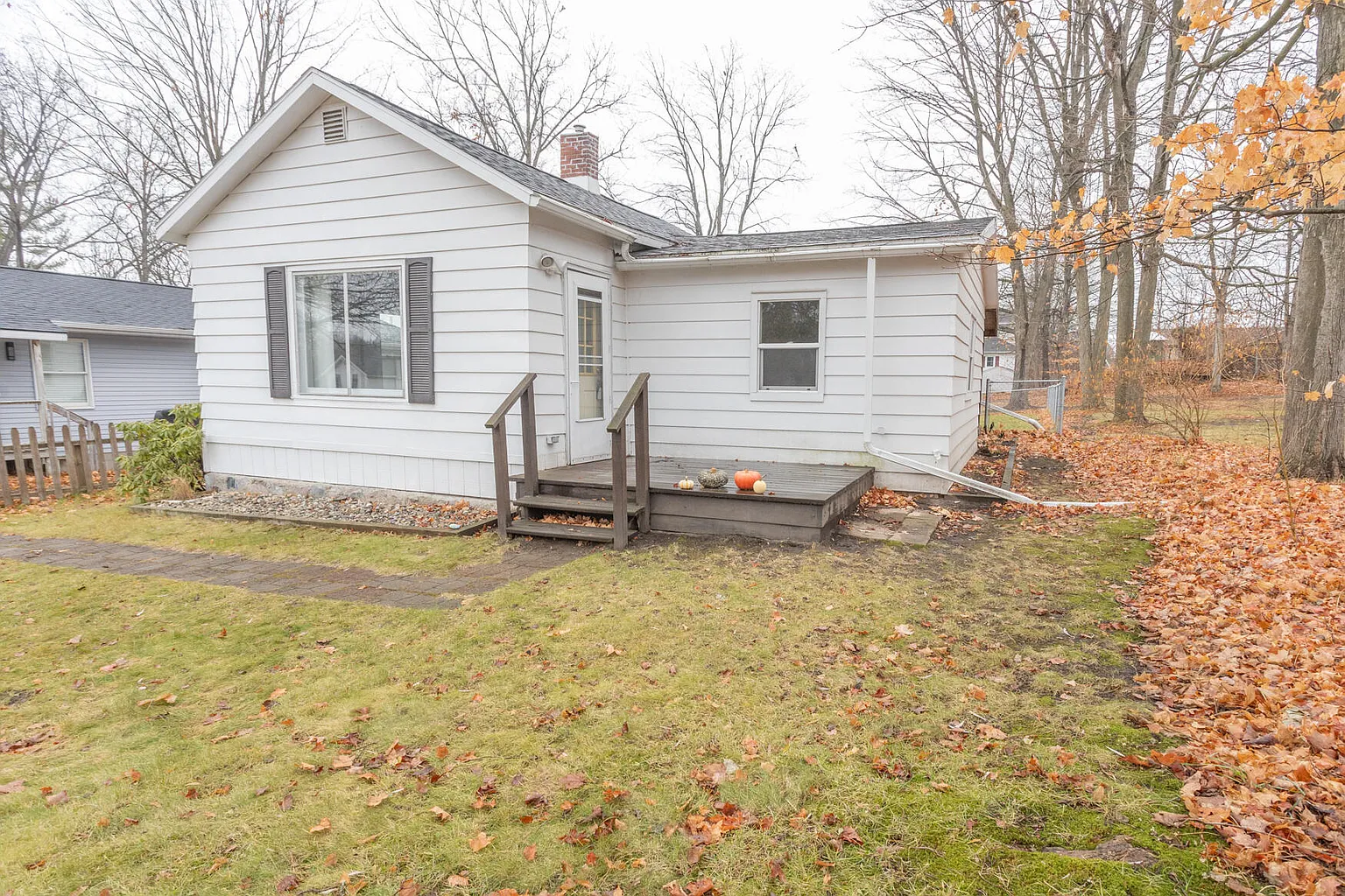 308 Finley Ave photo 1