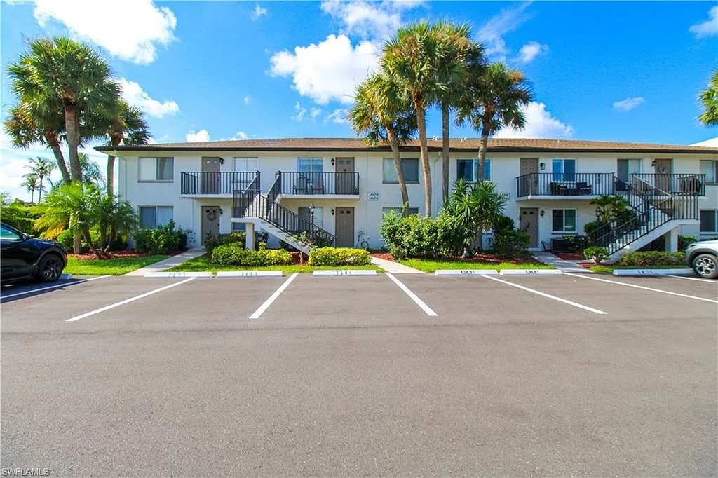 2 bed, 2.0 bath, 1246 sqft, $3,200 — Photo 2