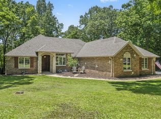 2504 W Fox Fire Ct, Nixa, MO 65714