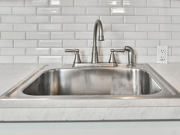 2nd image of 3035 Lincoln Blvd