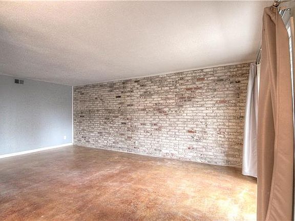 3rd image of 5016 Grand Ave APT B