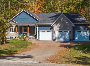 1034 Xavier St, Gravenhurst, ON P0E 1G0
