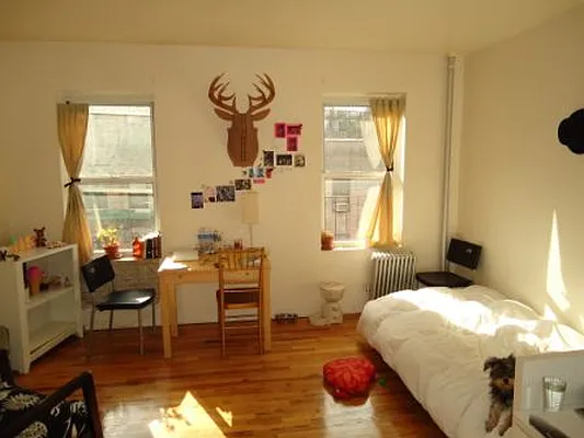 Rented by Village Living Realty | media 8