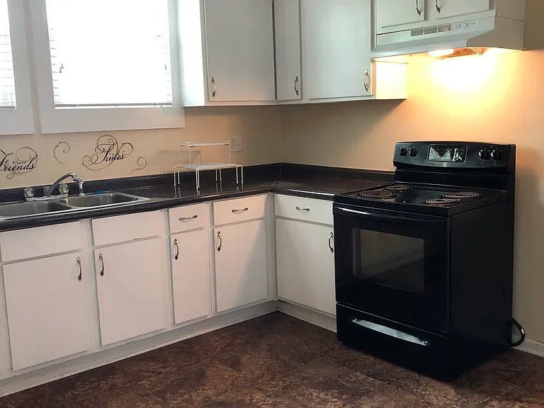 564 Cotton St — Photo 9